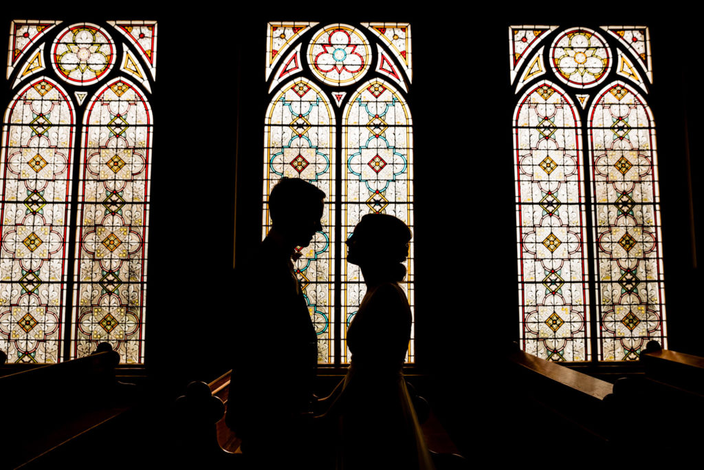 Mater Misericordiae, Tilburg, Bruiloft, Peerke Donders, Bij Peerke Donders, Trouwen, Trouwen in Tilburg, bruidsfotograaf, goldenhour, trouwfotograaf, liefdemoetjevieren, fotografie, bruidsfotografie, bruid, bruidegom, mariakapel
