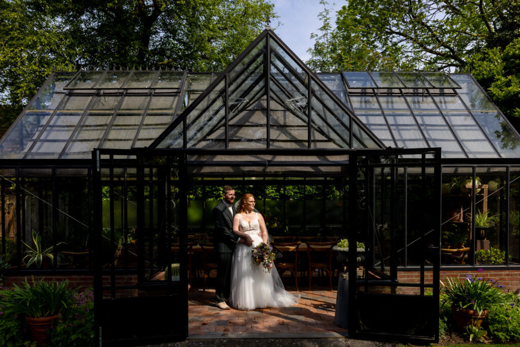 LIEFDEMOETJEVIEREN-Opener-Dongen-Bruiloft-Kerk-buitentrouwen-yesidongen-bierbrouwerij-bierbrouwerijopener