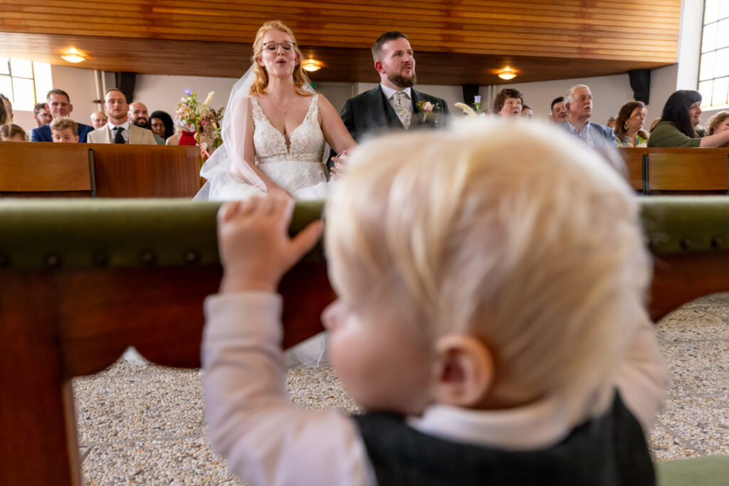 LIEFDEMOETJEVIEREN-Opener-Dongen-Bruiloft-Kerk-buitentrouwen-yesidongen-bierbrouwerij-bierbrouwerijopener