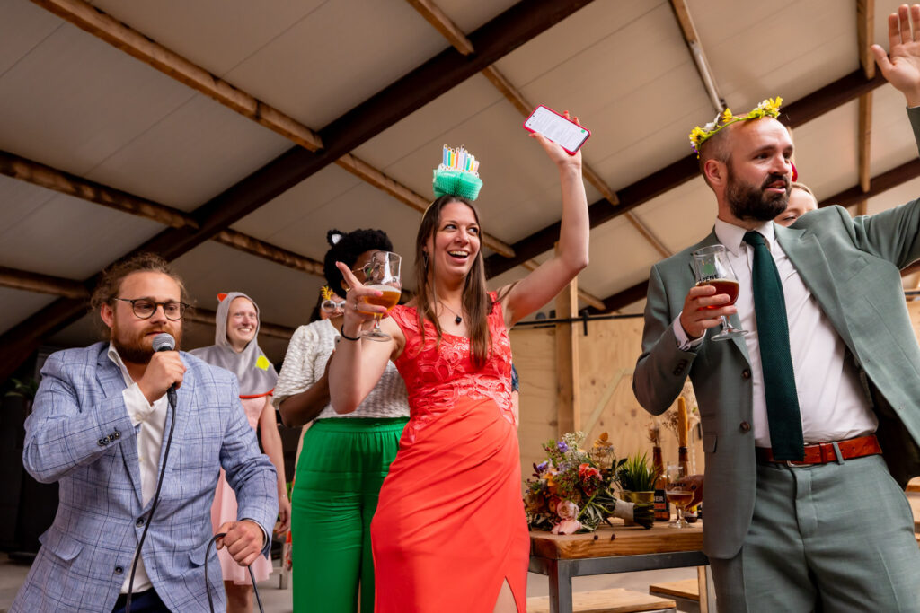 LIEFDEMOETJEVIEREN-Opener-Dongen-Bruiloft-Kerk-buitentrouwen-yesidongen-bierbrouwerij-bierbrouwerijopener